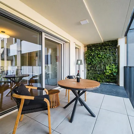 Navigli Cozy Design With Balcony Apartment