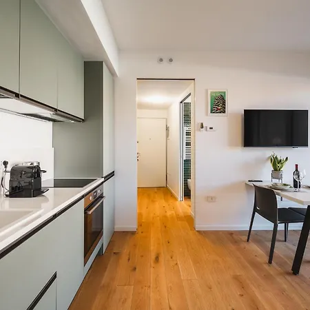 Navigli Cozy Design With Balcony Milan