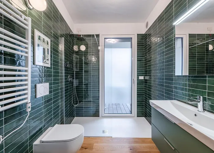 Navigli Cozy Design With Balcony Apartment