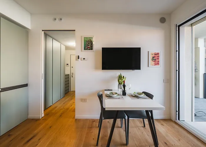 Apartment Navigli Cozy Design With Balcony Milan