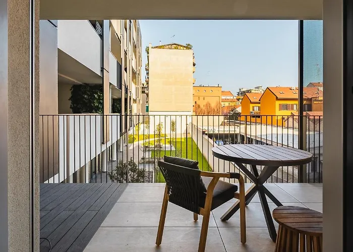 Apartment Navigli Cozy Design With Balcony Milan