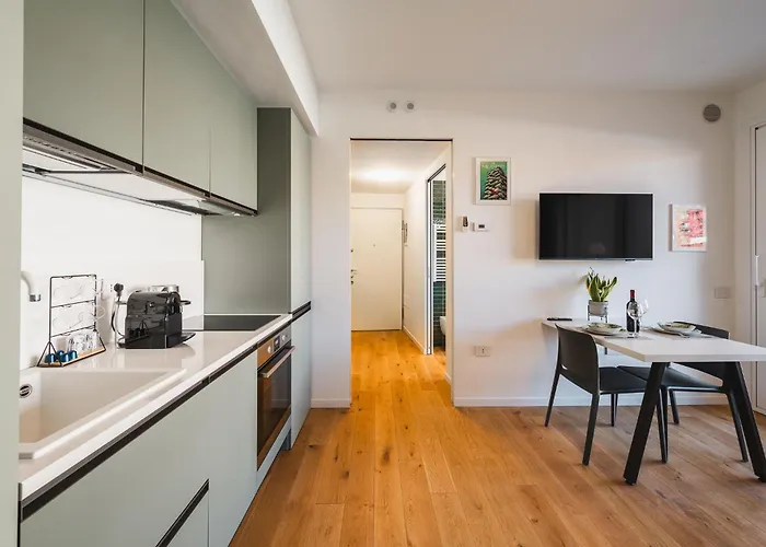 Navigli Cozy Design With Balcony Milan